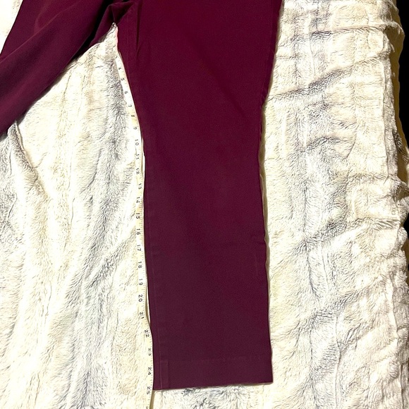 Women’s Old Navy High-Rise Pixie Pant - 12 - Picture 6 of 8